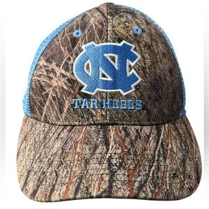 Captivating Headgear UNC Tar Heels Baseball Cap - Camouflage Mesh Snapback OS